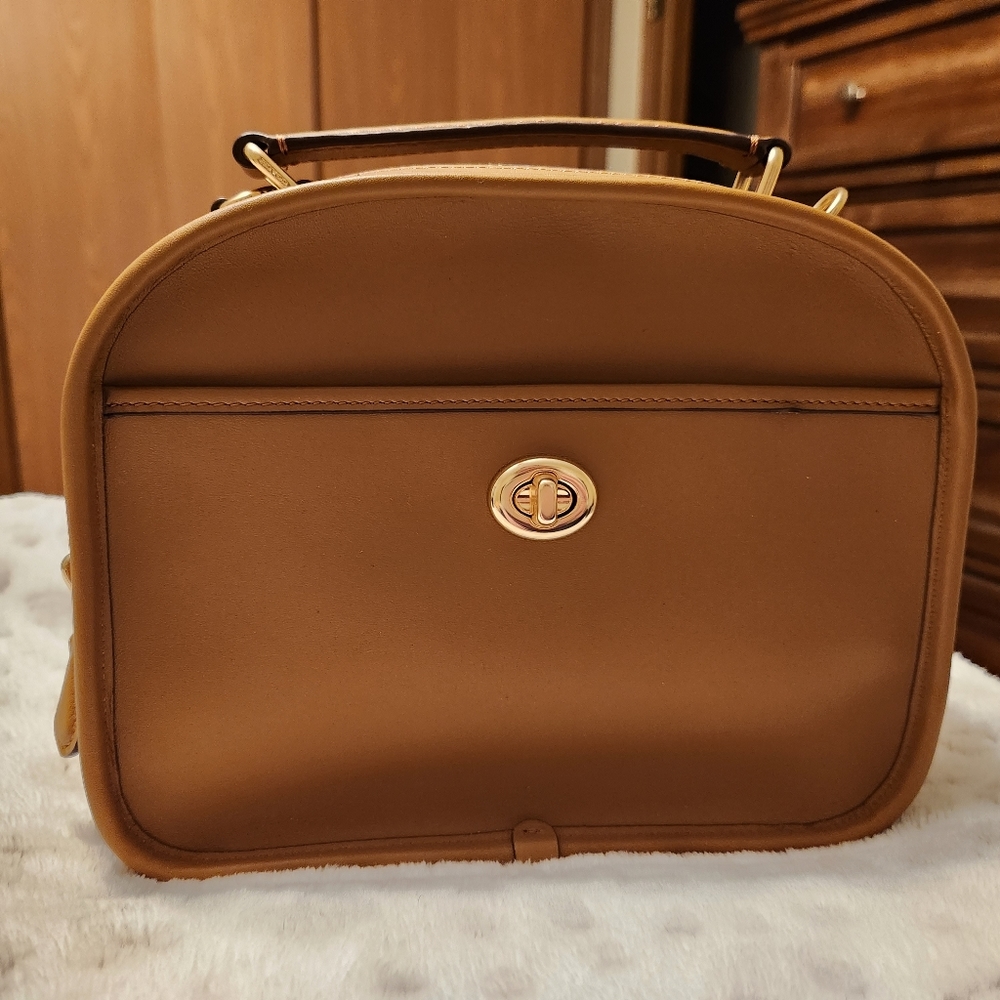 Coach lunch pail tote